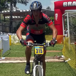 Rodrigo Santos da Silva durante prova de Mountain Bike